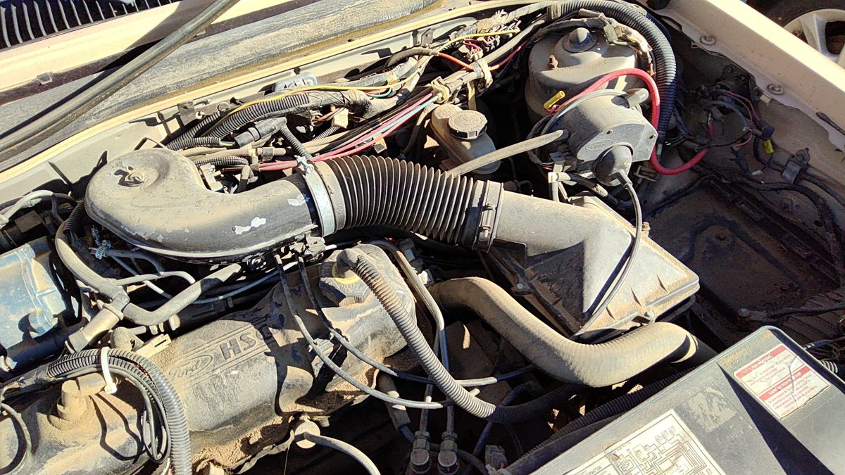 1984 Ford Tempo Complete Air Intake Cleaner Filter Box Housing With Tube 2.3L