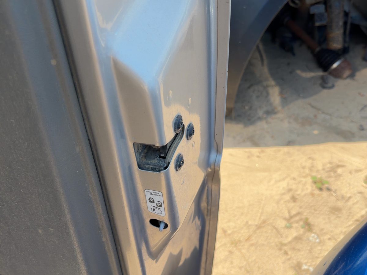 2005 Suburban 1500 Rear Door Latch