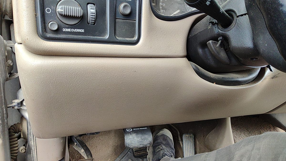 00-02 Silverado 2500 Hd Lower Dash Under Column Knee Bolster Trim Panel Tan 52D