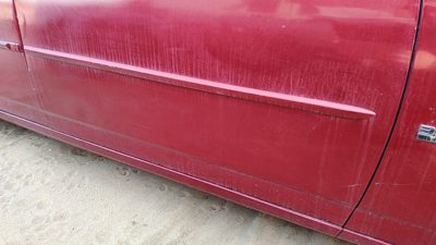 06-10 Charger Passenger Right Front Moulding From Door Trim Prh Inferno Red