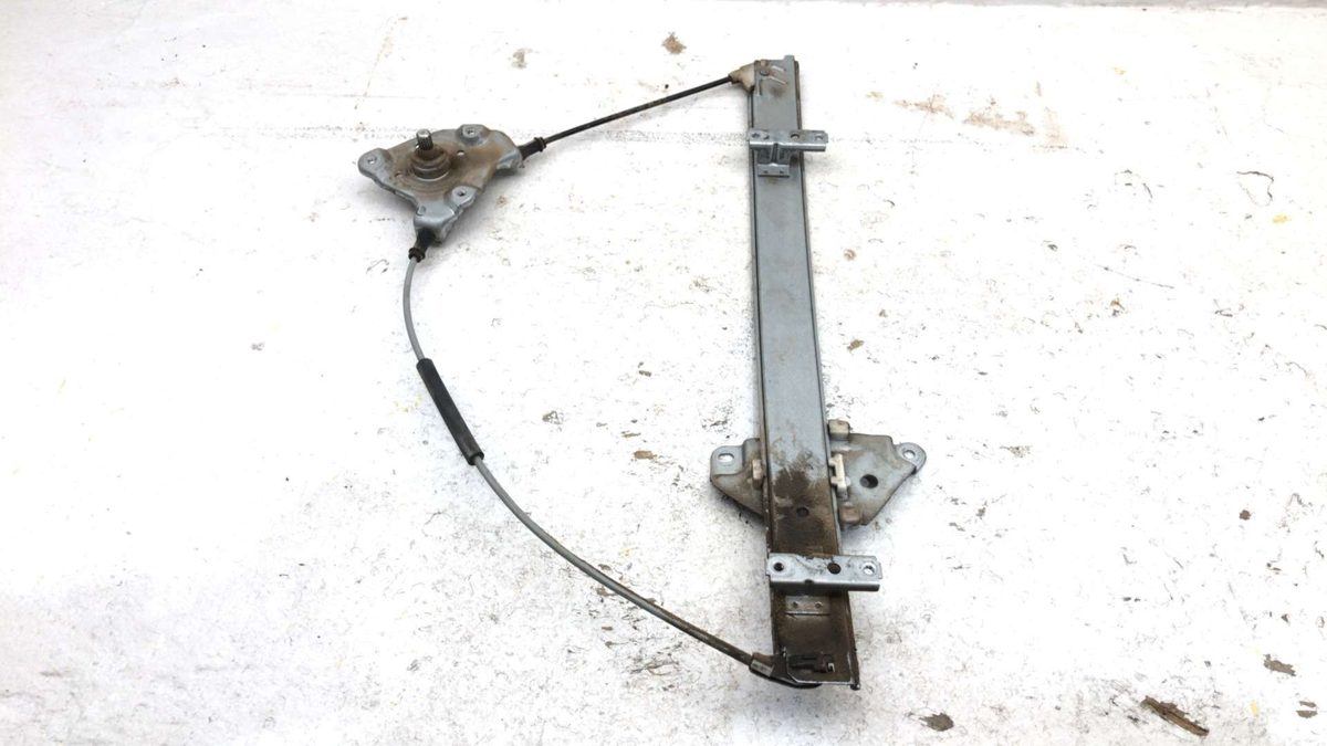1986-1997 Nissan Hardbody Passenger Right Manual Window Regulator Oem 807003B300