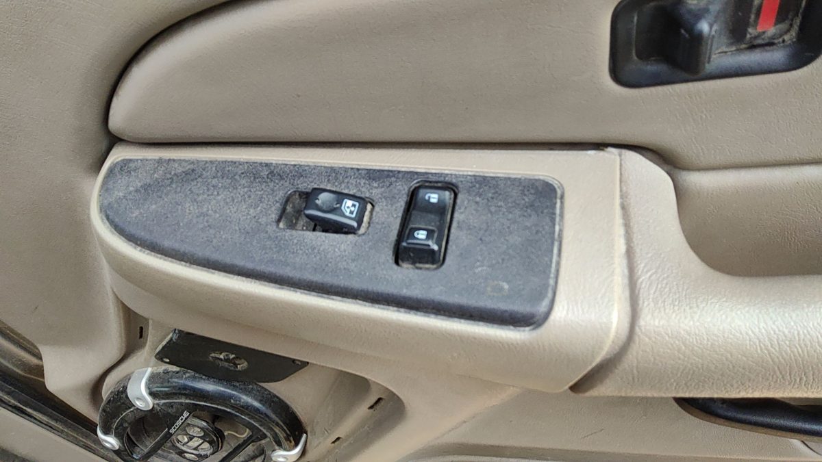 2004 Silverado 1500 Passenger Right Window Switch With Trim Bezel Oem 52D Tan