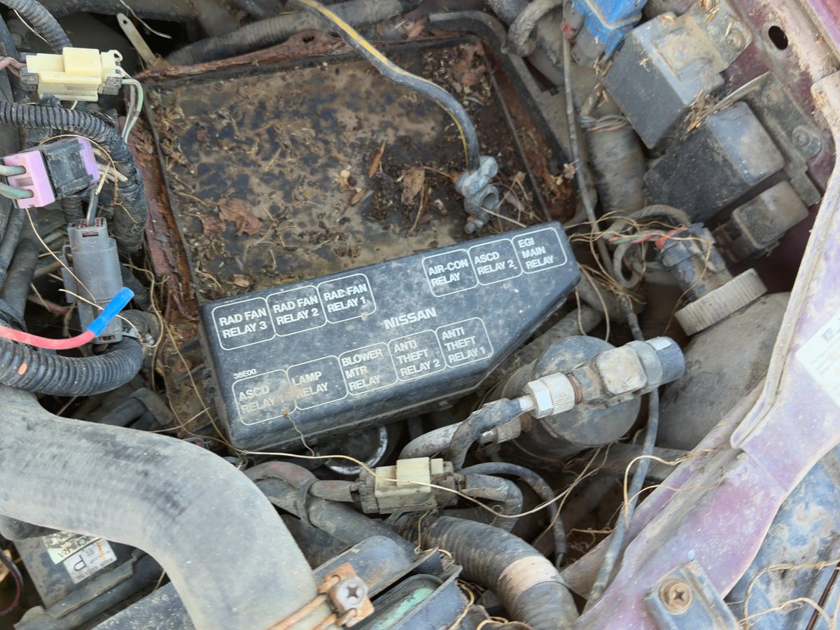1987 Nissan Maxima Engine Fuse Box