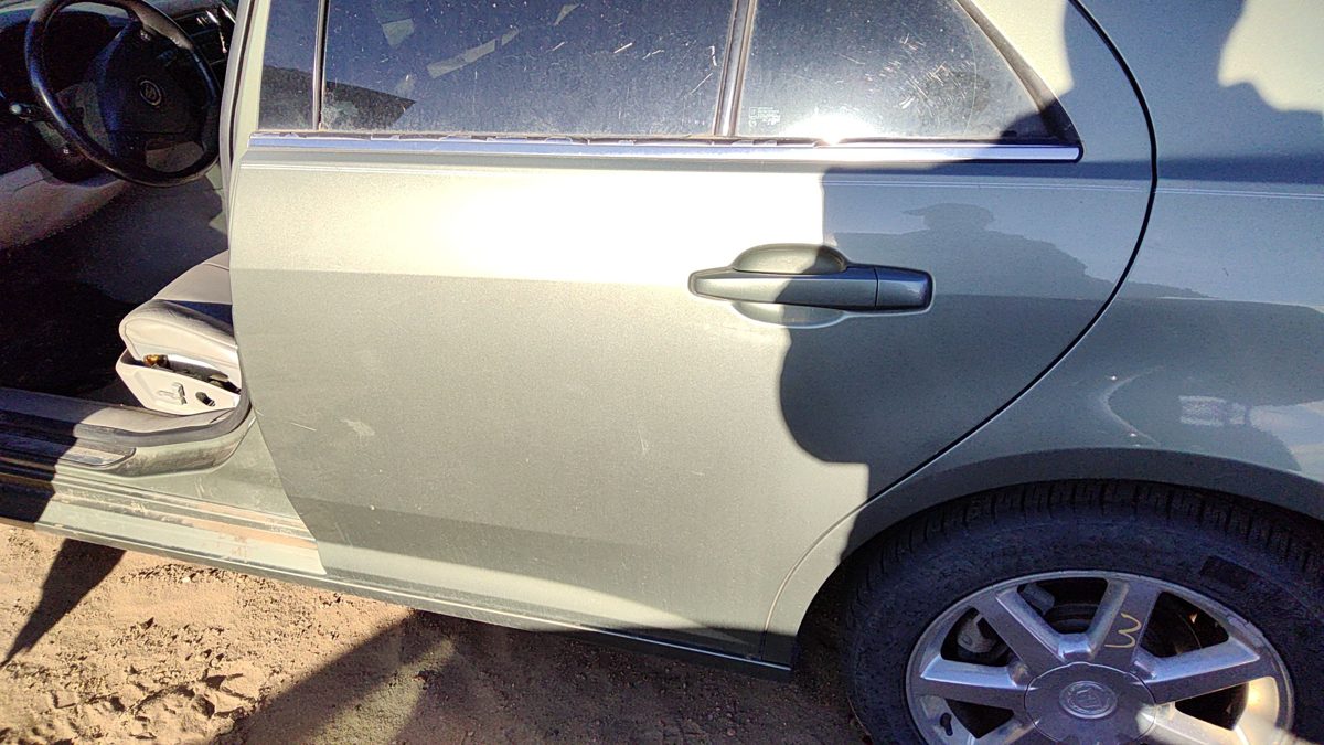 2005 Cadillac Sts Rear Door
