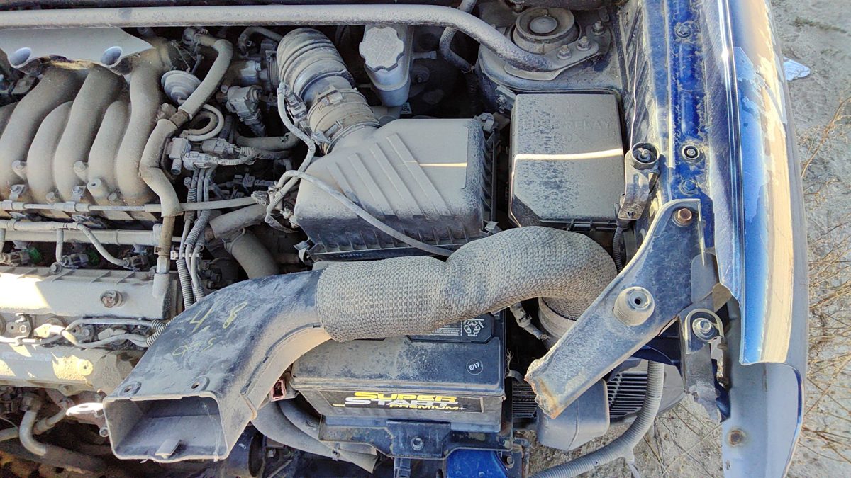 05-09 Tucson Complete Air Intake Cleaner Filter Box Housing With Tube 2.7L