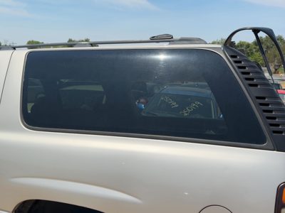 2005 Suburban 1500 Quarter Glass/window