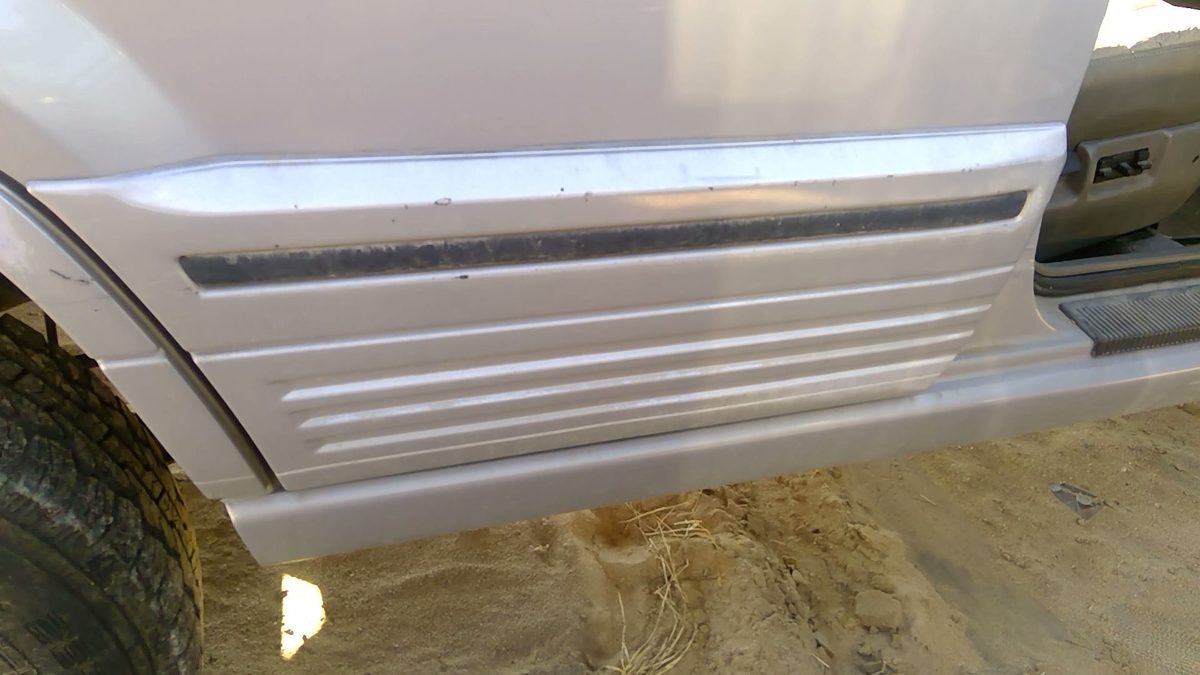 94 Jeep Grand Cherokee Passenger Right Rear Moulding From Door Back Trim Silver