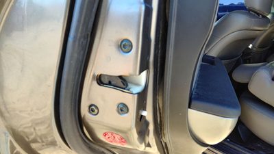 2004 2005 Mitsubishi Endeavor Driver Left Rear Door Latch With Rods/cables Back