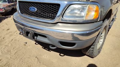 99-02 Ford Expedition Front Bumper With Brackets Assembly Oem Arizona Beige Aq