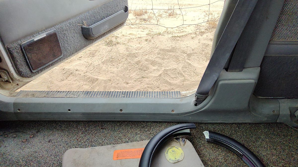 1992 Jeep Cherokee Passenger Right Lower Sill Step Moulding Trim Panel Oem Gray