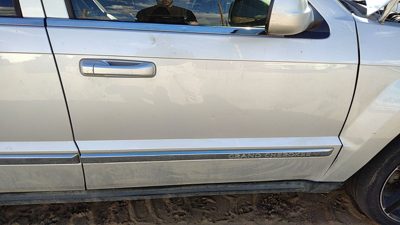 2008 Jeep Grand Cherokee Front Door