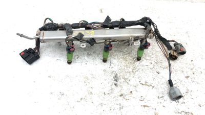 01-06 Chrysler Town & Country Complete Fuel Rail With Injectors Set
