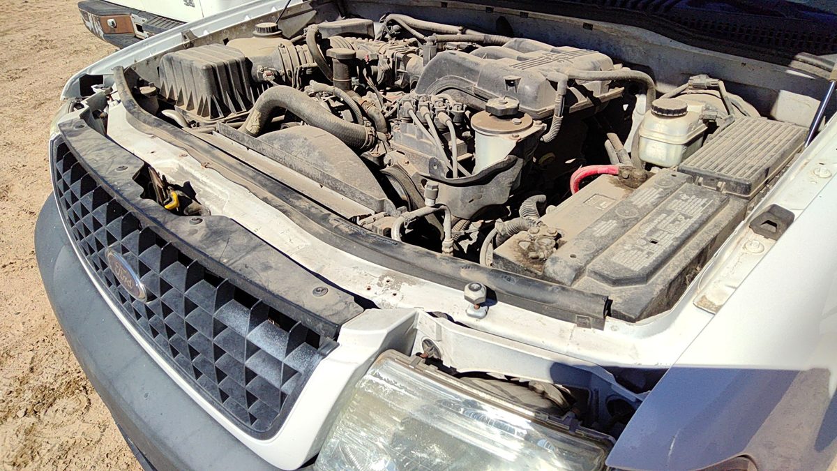 2005 Ford Explorer Radiator Support