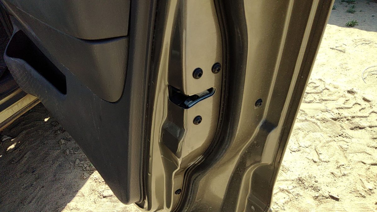 2005 Ford Explorer Front Door Latch