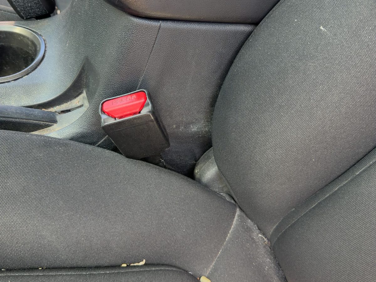 2013-2015 Dodge Dart Driver Left Front Seat Belt Buckle Receiver Oem Black B7X9