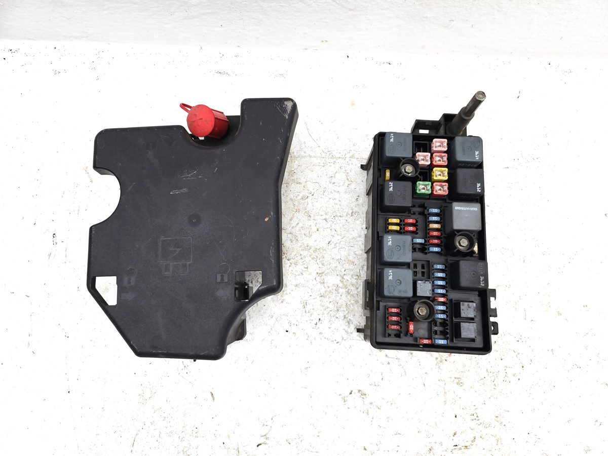 2006-2007 Buick Lucerne Engine Fuse Box Power Distribution Panel Oem 4.6L