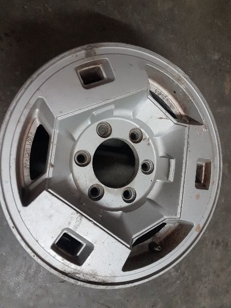 1993 Nissan Pathfinder Wheel