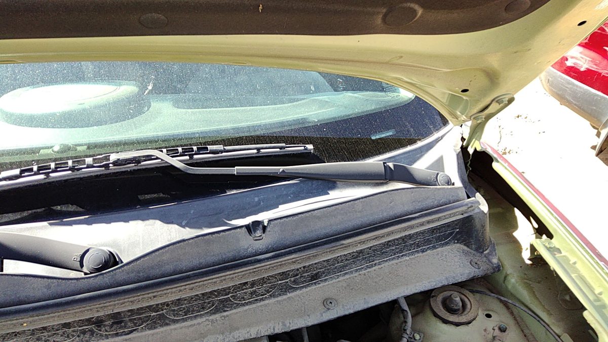 2010-2013 Kia Soul Driver Left Windshield Wiper Arm Oem Blade Lever 983102K000