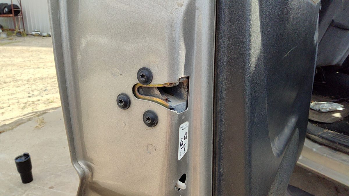 2001-2007 Sierra 2500 Hd Driver Left Rear Door Latch With Rods/Cables Oem Back