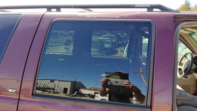 1995-00 Gmc Yukon Passenger Right Rear Side Window Door Glass Oem Back 15989988