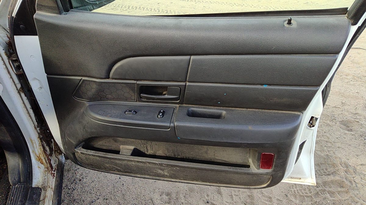 2005 Ford Crown Vic Passenger Right Front Door Trim Panel With Switches Black