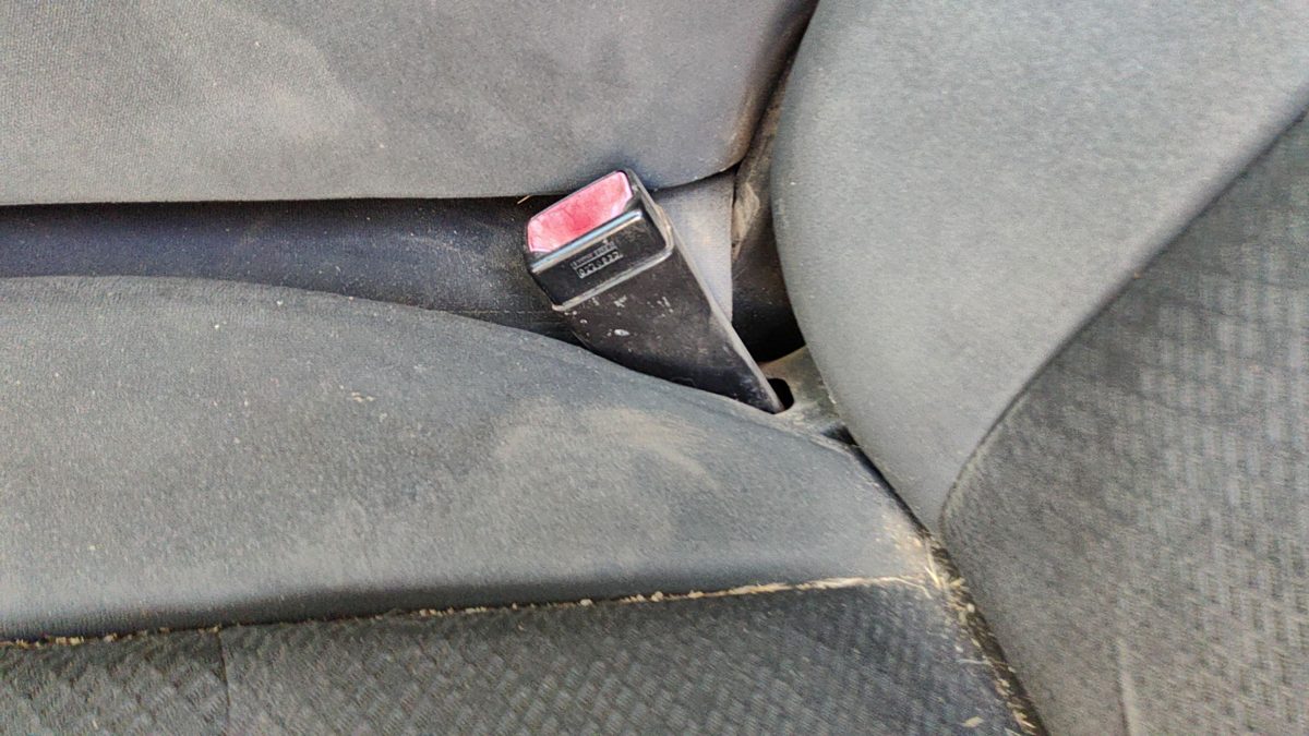 07-14 Chevy Silverado 2500 Driver Left Front Seat Belt Buckle Receiver Ebony 19D