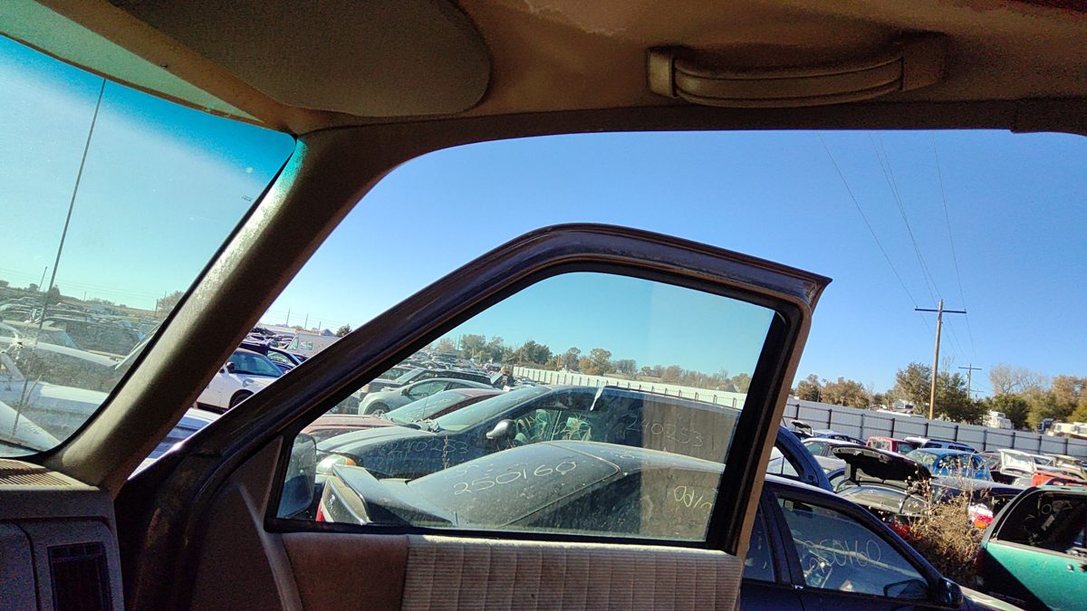 1994 Chevy Suburban Passenger Right A Pillar Trim Windshield Post Panel Oem Tan