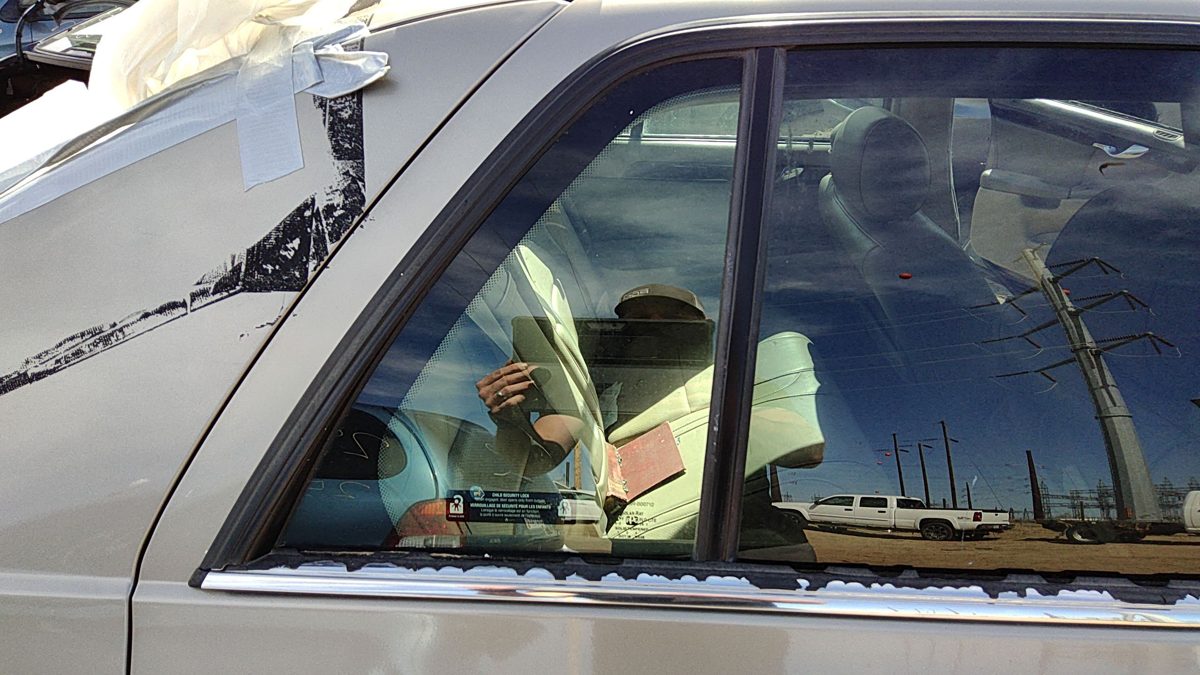 2000-05 Deville Dts Passenger Right Rear Vent Window Back Door Glass With Frame