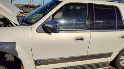 2008 Lincoln Navigator Front Door