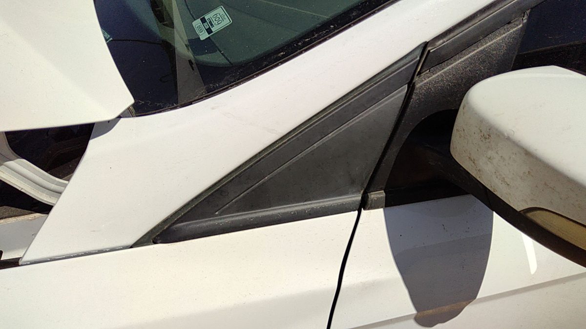 12-18 Focus Ford Focus Driver Left Moulding From Fender Oem Trim Strip White Yz