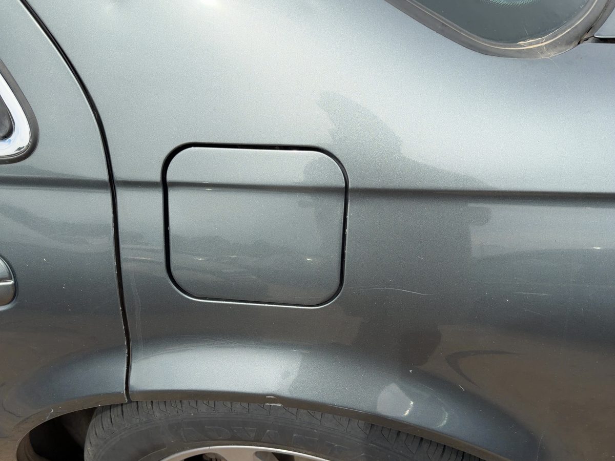 2003 Cadillac Seville Fuel Tank Door