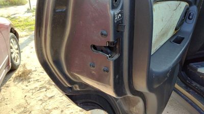 2001-2005 Mazda Tribute Driver Left Rear Door Latch With Rods/cables Oem Back