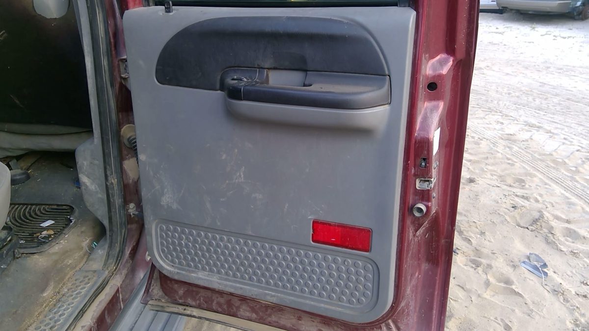05-07 F350 Super Duty Passenger Right Rear Inside Door Trim Panel Only Back Gray