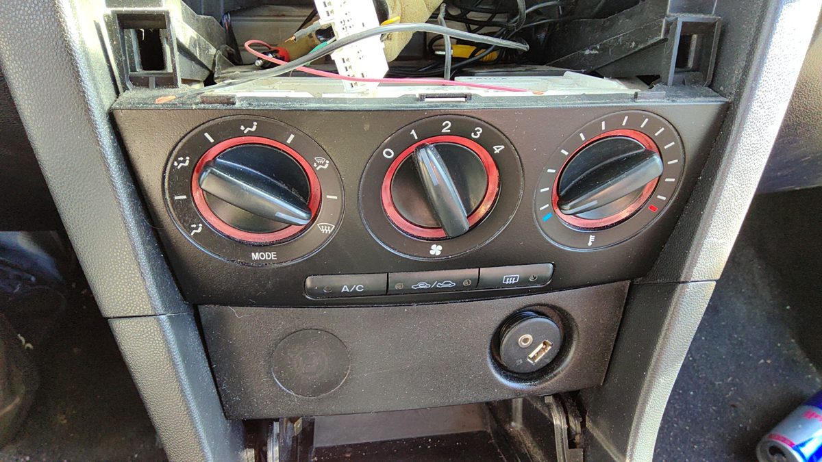 2004-06 Mazda 3 Temperature Control Module In Dash Heater Ac Head Unit Oem