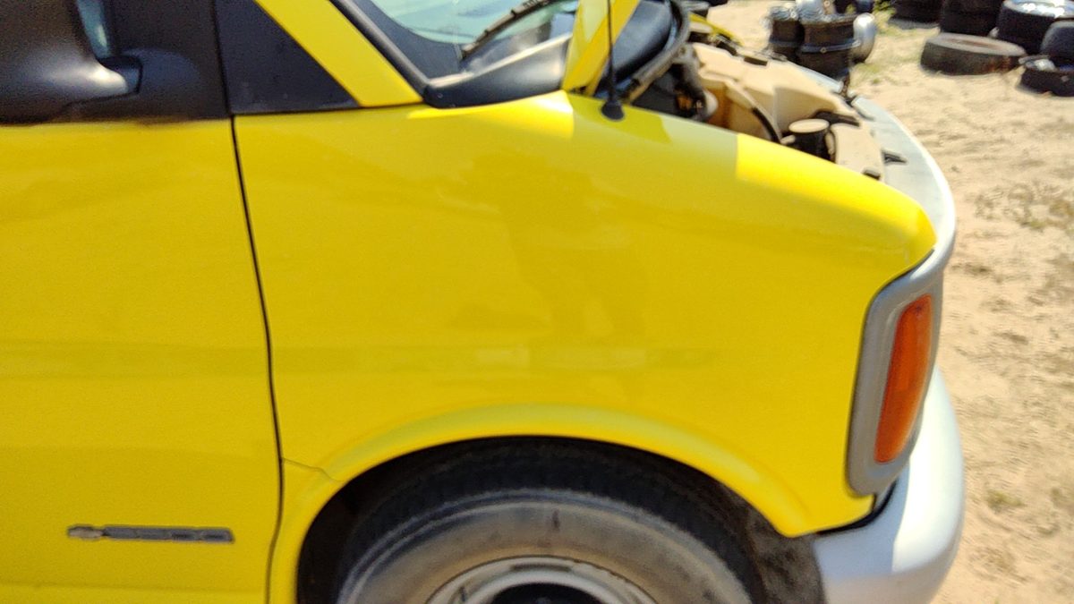 2002 Chevy Express 3500 Fender
