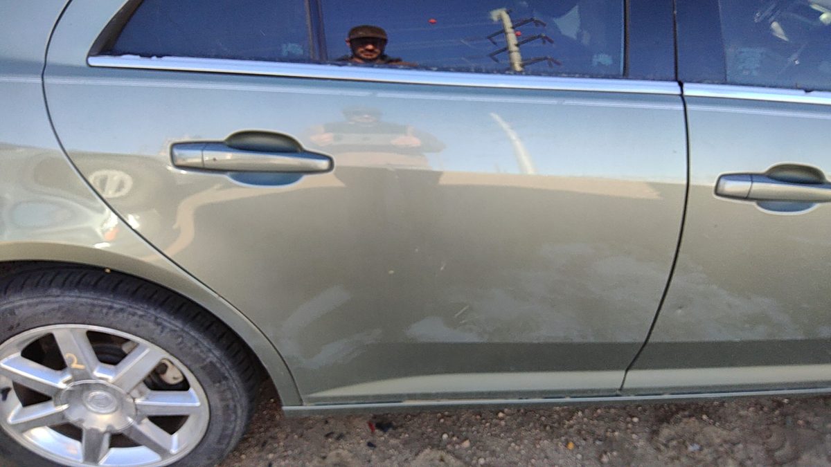 2005 Cadillac Sts Rear Door