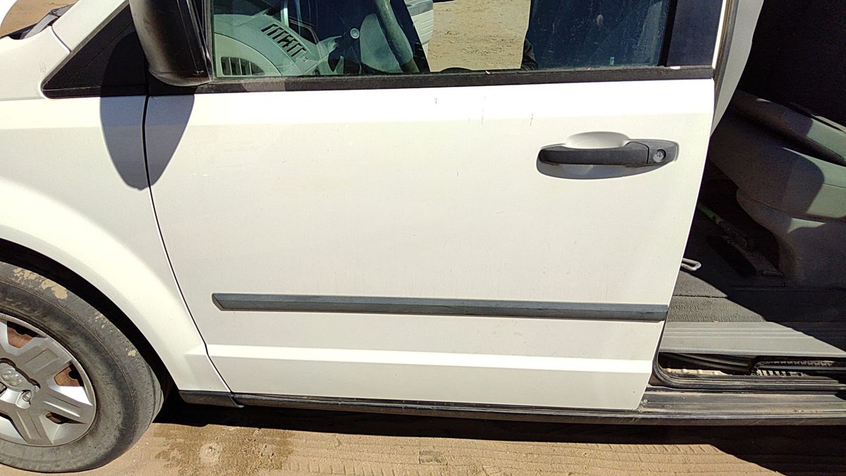 2008 Dodge Caravan Front Door
