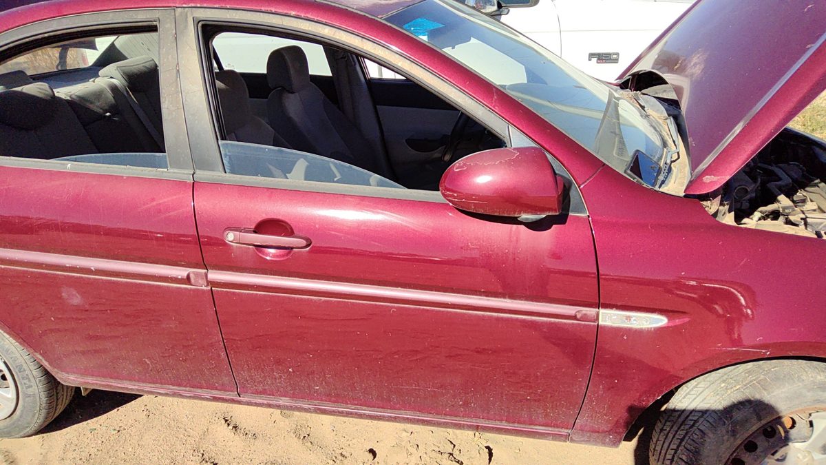 2007 Hyundai Accent Front Door