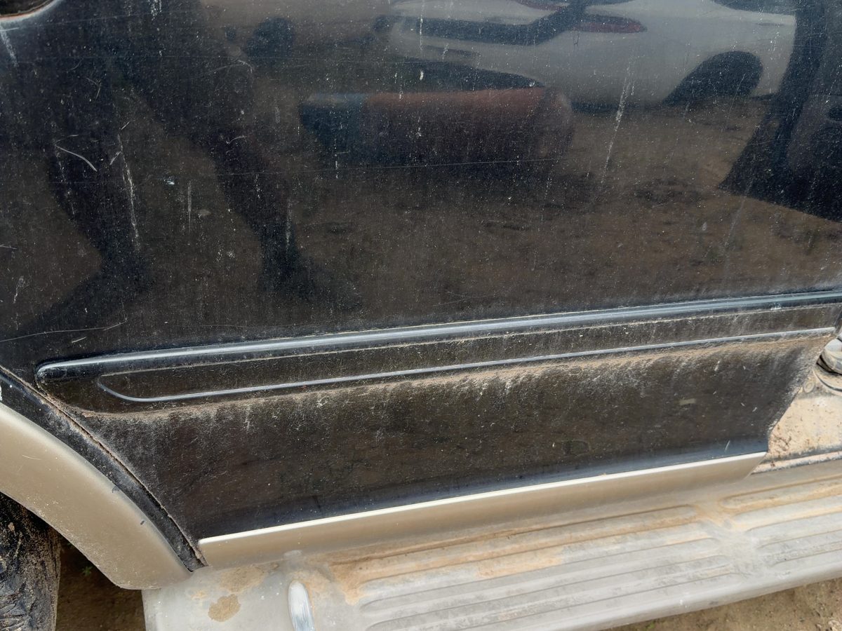 97-02 Ford Expedition Passenger Right Rear Upper Moulding From Door Oem Black