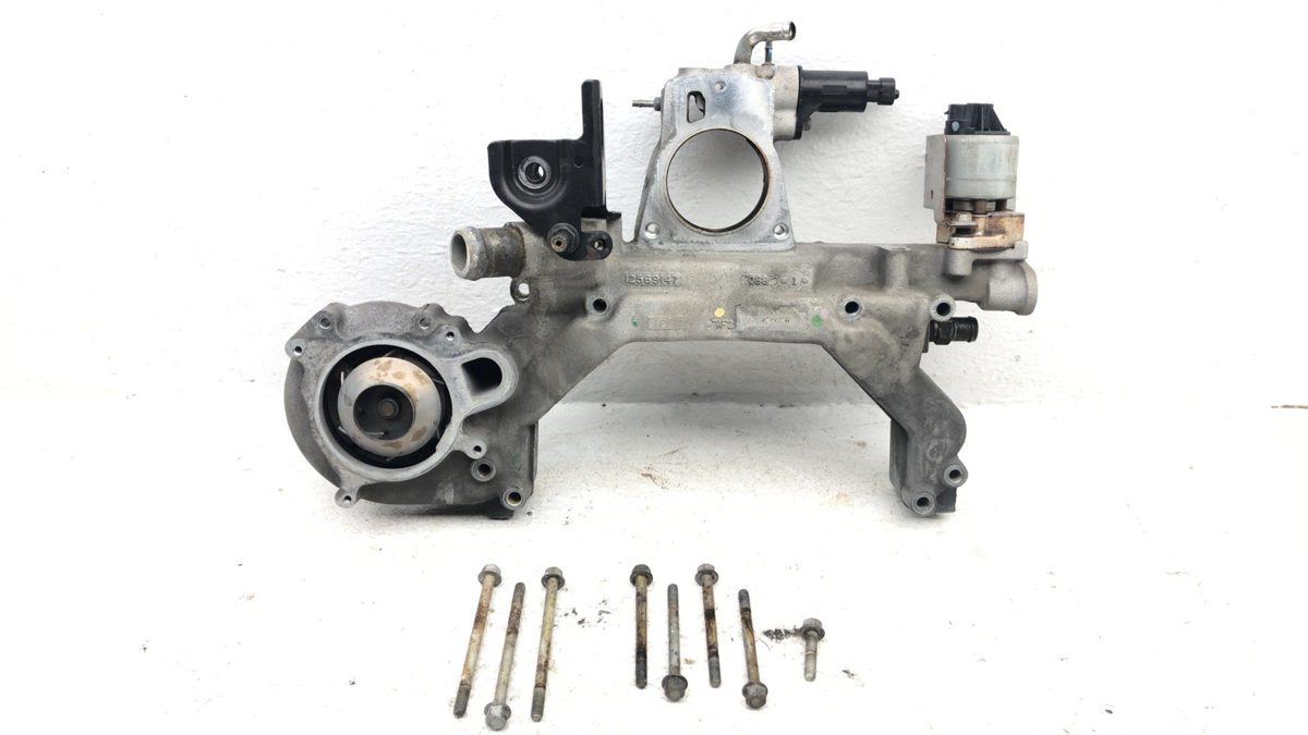 2002 Cadillac Eldorado Water Pump Housing 4.6L Crossover Pipe 12569147 12569400
