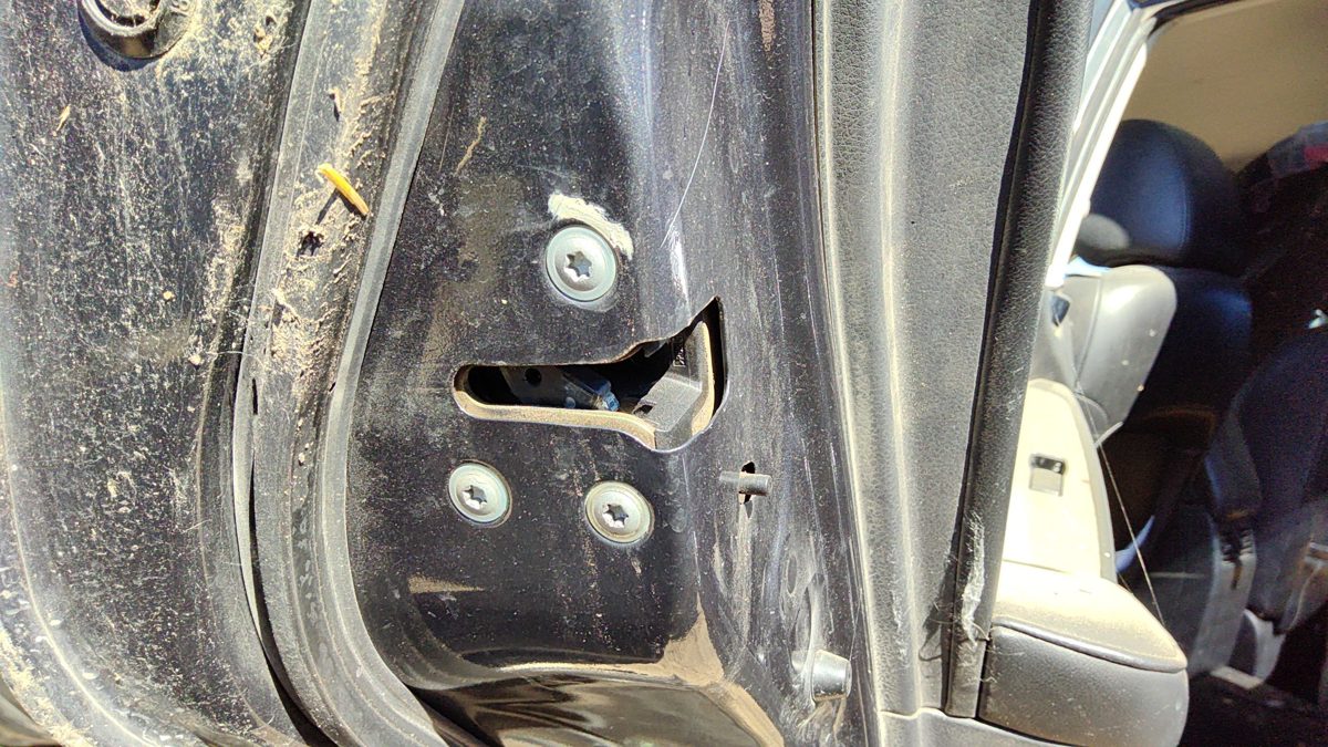 2007-2012 Nissan Altima Driver Left Rear Door Latch With Rods/cables Back 4 Door