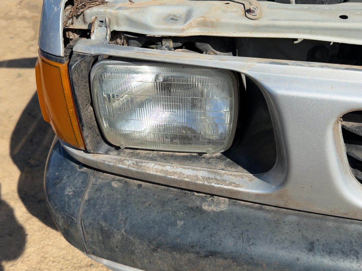 1988-1995 Isuzu Pup Passenger Right Head Light Oem Front Lamp 8944345572