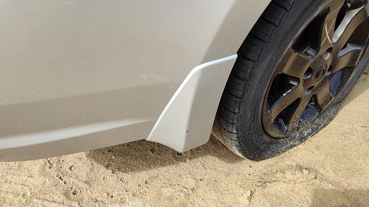 10-12 Nissan Sentra Sr Passenger Right Rear Moulding On Quarter Panel Silver K23