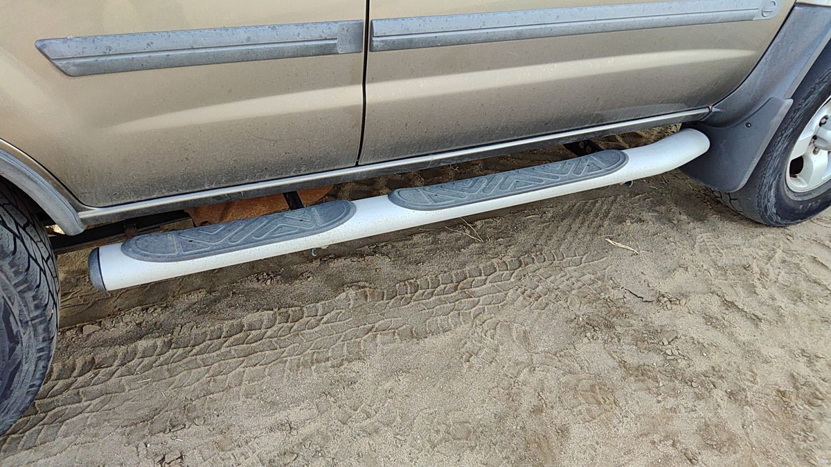 2003-2004 Nissan Xterra Passenger Right Running Board Side Step Oem Xe