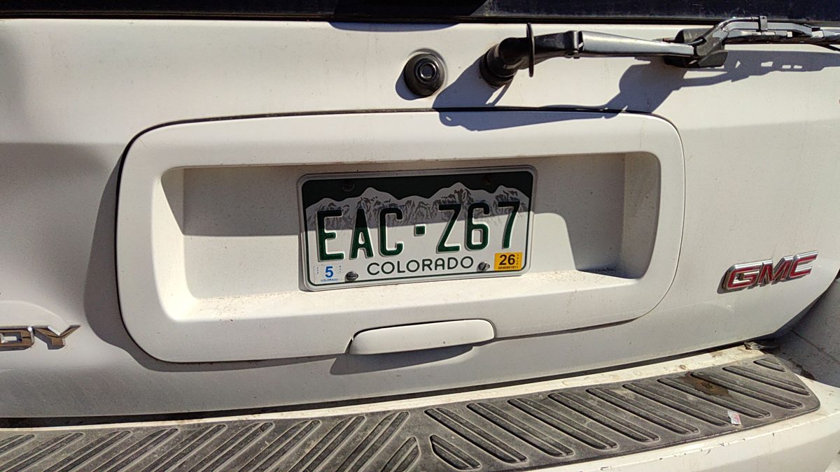 02-09 Gmc Envoy License Plate Trim Surround Panel Tail Trunk Finish White 50U
