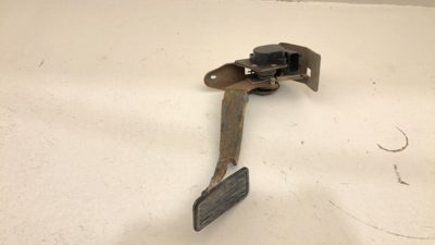 2002 Chevy Silverado 2500 Gas Pedal Accelerator Assembly Throttle Oem