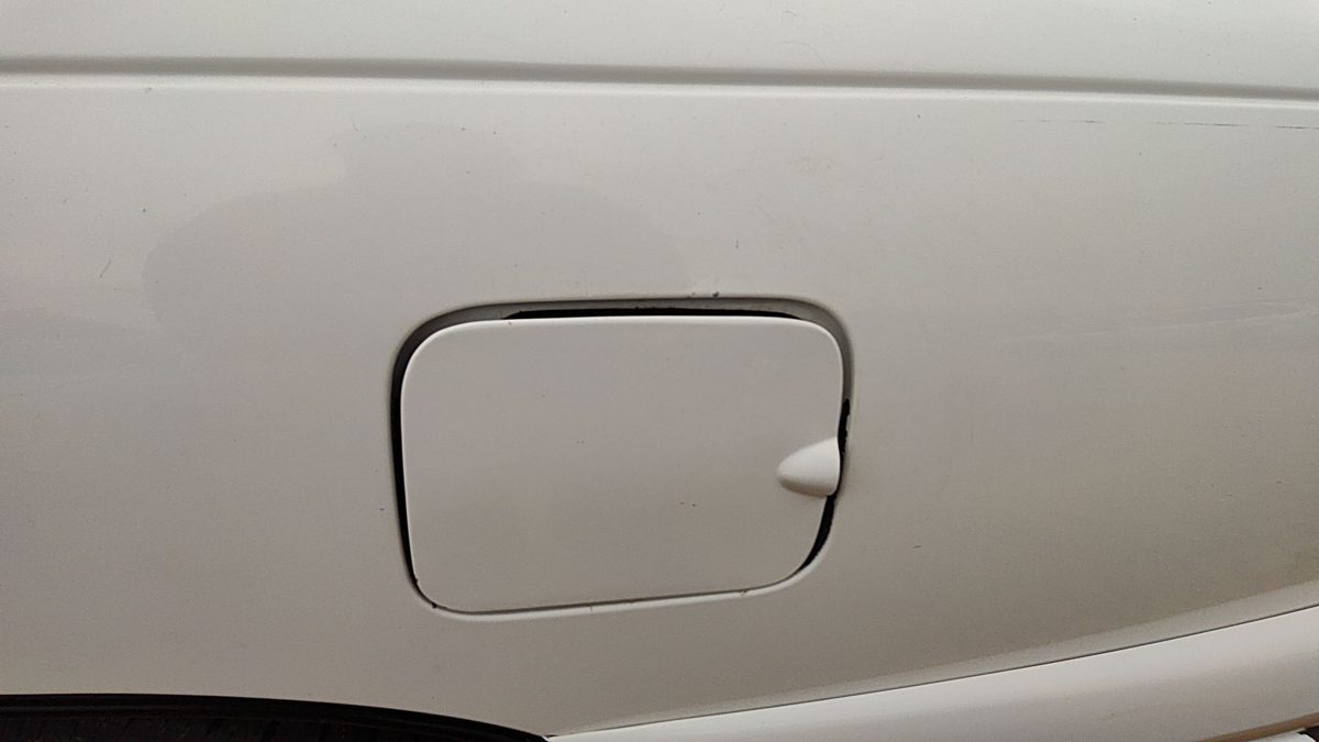 1998 Buick Lesabre Fuel Tank Door With Hinge Gas Lid Oem Filler White