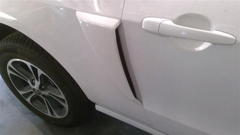 13 Ford Mustang Passenger Right Rear Quarter Moulding Air Vent Intake Cowl White