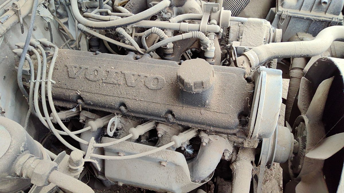 1991 Volvo 740 Valve Cover Oem 2.3L