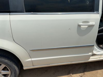 2012 Chrysler Town Cntry Rear Door